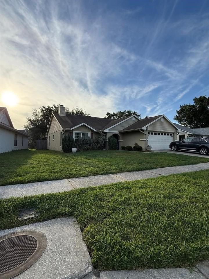 1215 Tuxford Dr - Photo 2 of 17
