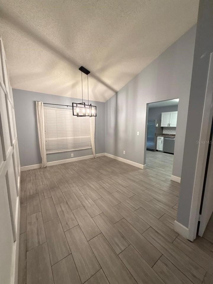 1215 Tuxford Dr - Photo 4 of 17