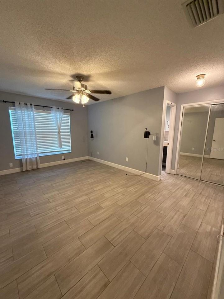 1215 Tuxford Dr - Photo 6 of 17