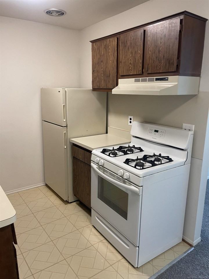 38210 Fairway Ct - Photo 2 of 13