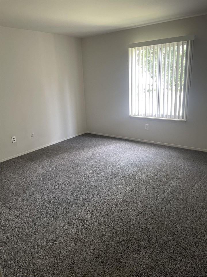 38210 Fairway Ct - Photo 6 of 13