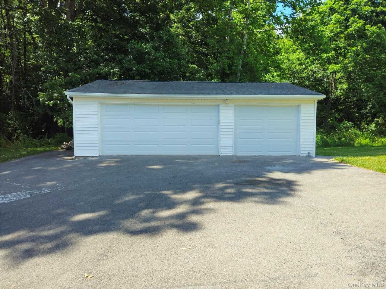 748 Greenville Tpke - Photo 4 of 24