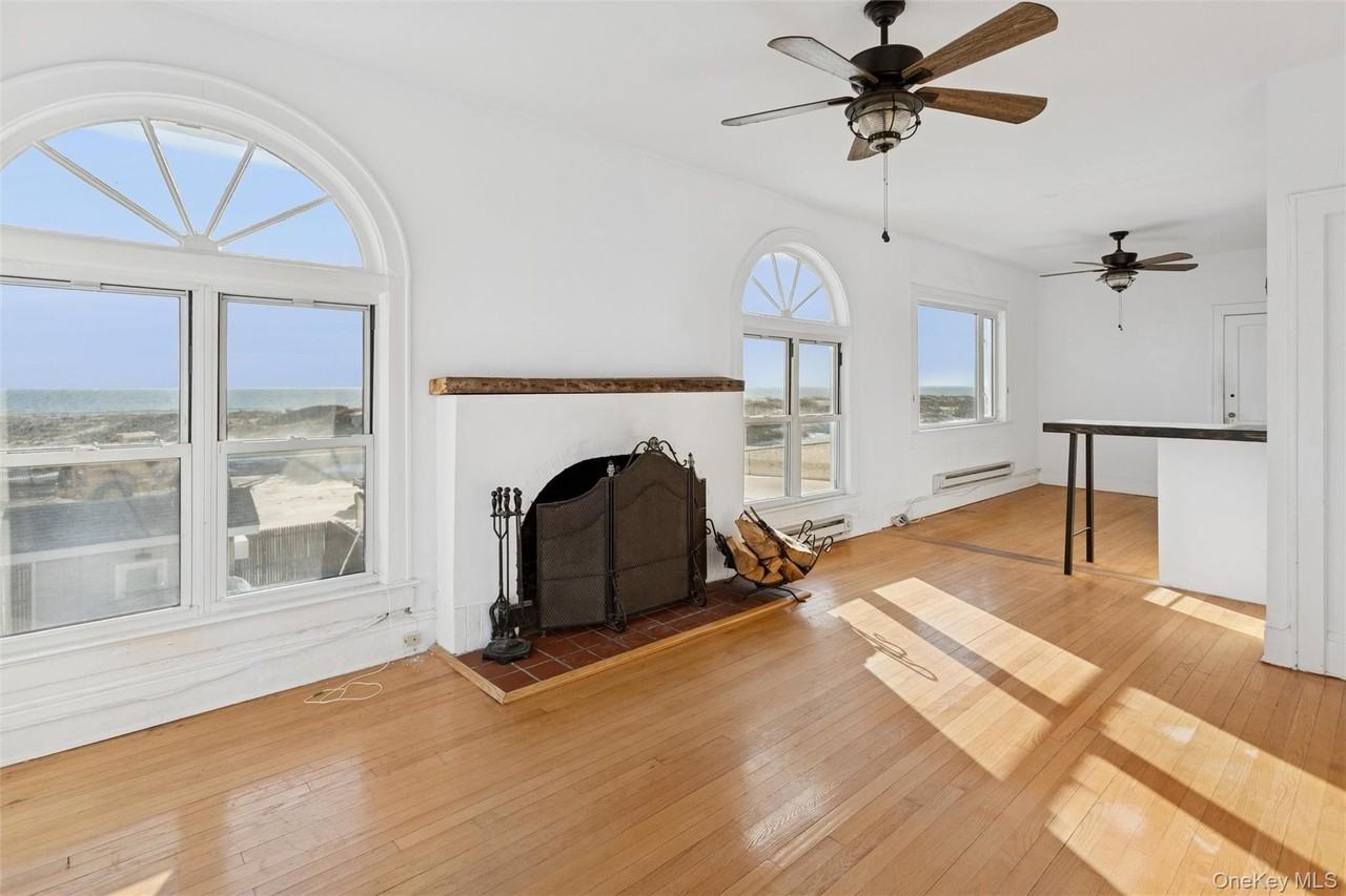 23 Troy Ave #2ndFL - Photo 2 of 8