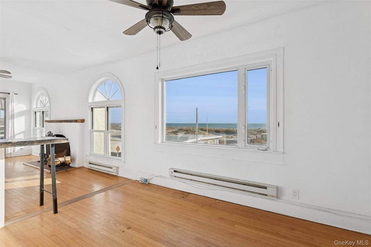 23 Troy Ave #2ndFL - Photo 4 of 8