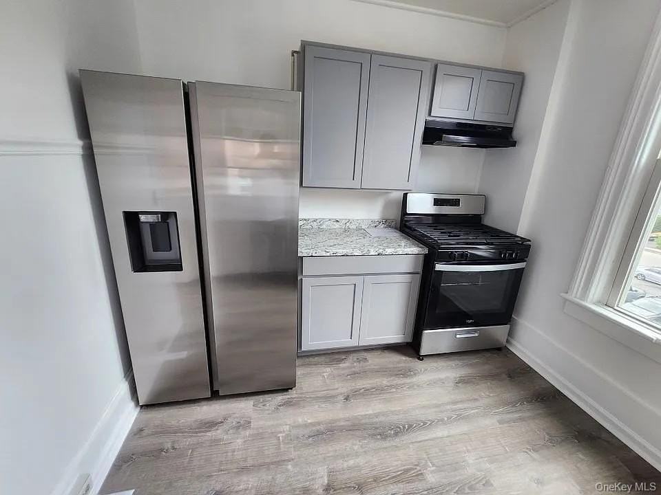457 Main St #4 - Photo 3 of 9