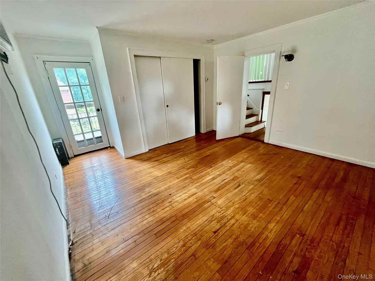 87 S Kensico Ave - Photo 2 of 6