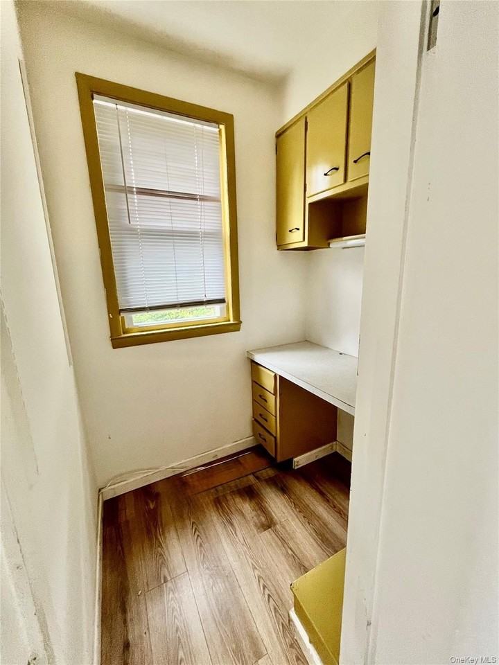 87 S Kensico Ave - Photo 5 of 6
