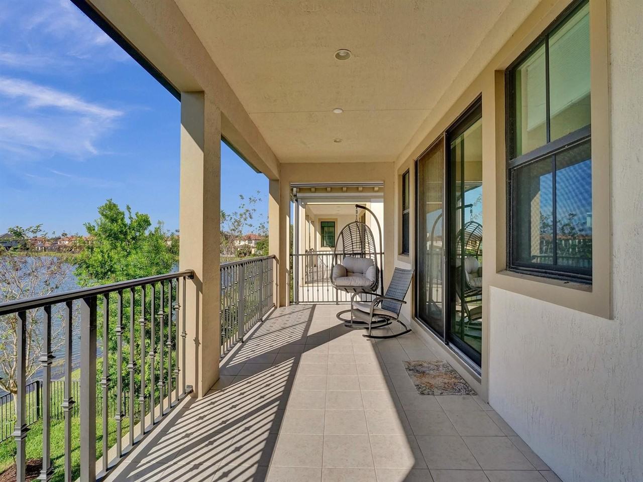 Carrington Ave - Photo 5 of 8