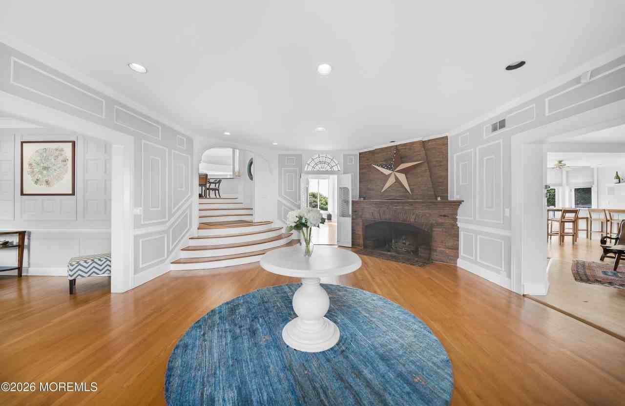 160 Portland Rd - Photo 4 of 50