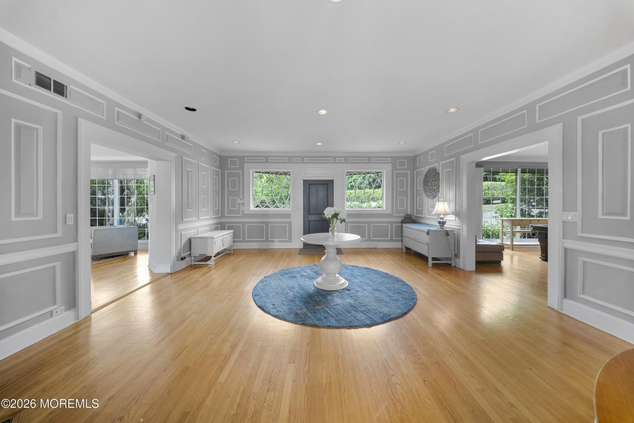 160 Portland Rd - Photo 5 of 50