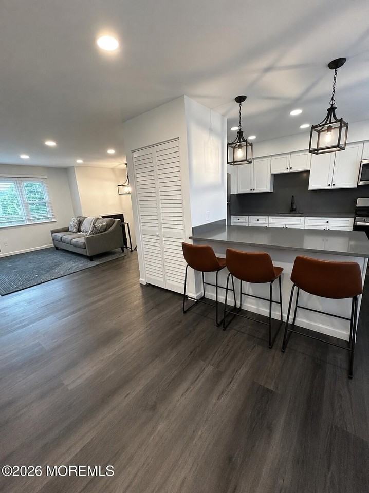 2133 Bridge Ave - Photo 4 of 11