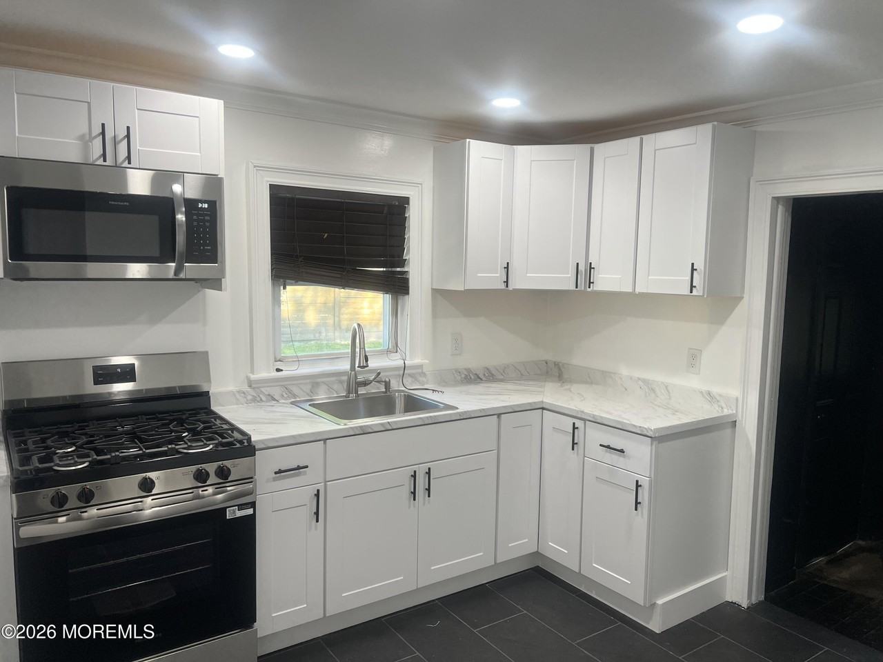 1224 Washington Ave - Photo 6 of 14