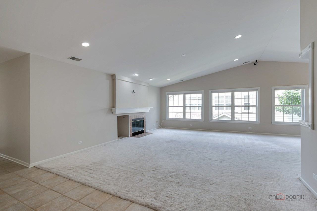 552 Saddlebrook Ln - Photo 6 of 31