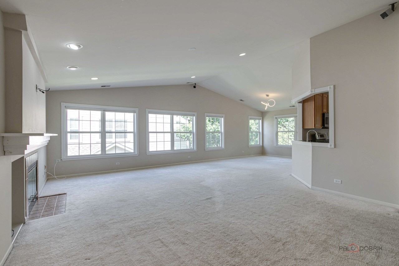 552 Saddlebrook Ln - Photo 7 of 31
