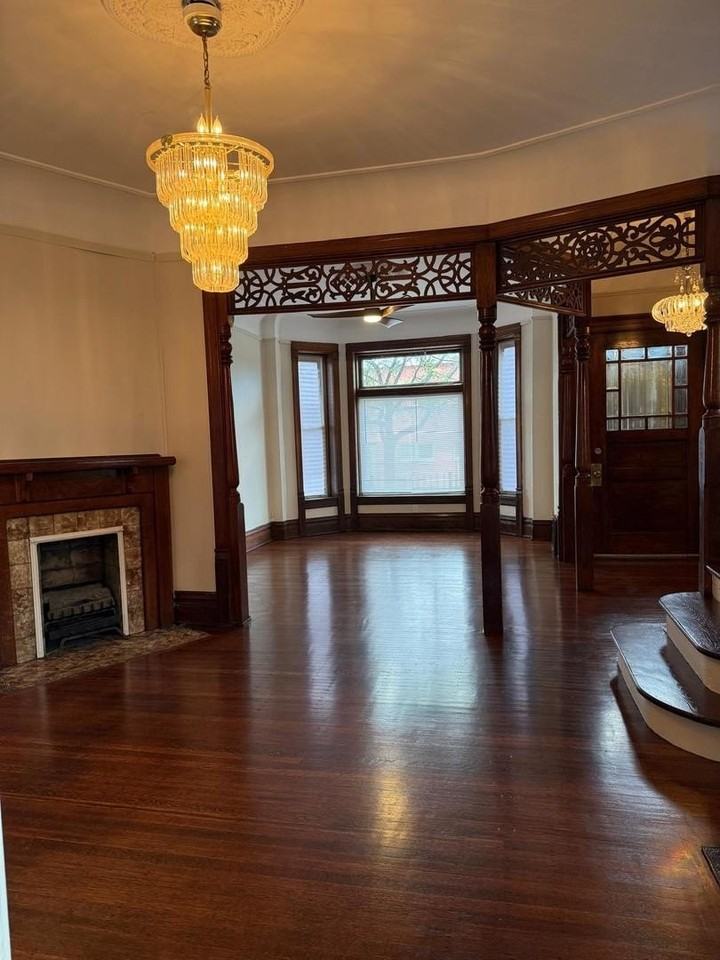 2451 W Jackson Blvd - Photo 2 of 10