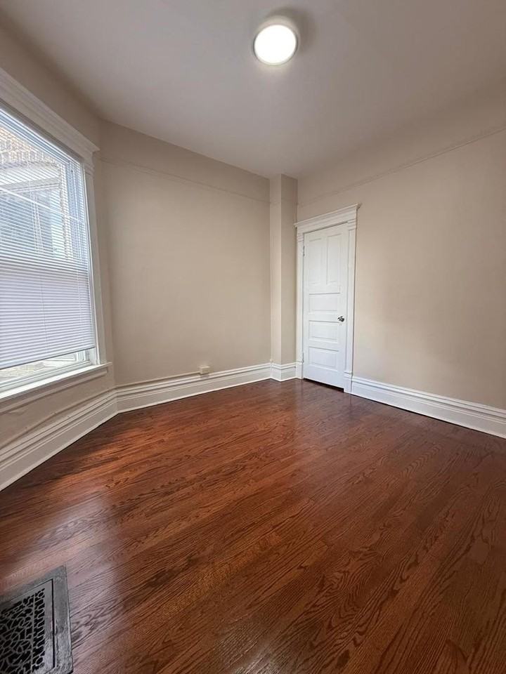 2451 W Jackson Blvd - Photo 4 of 10
