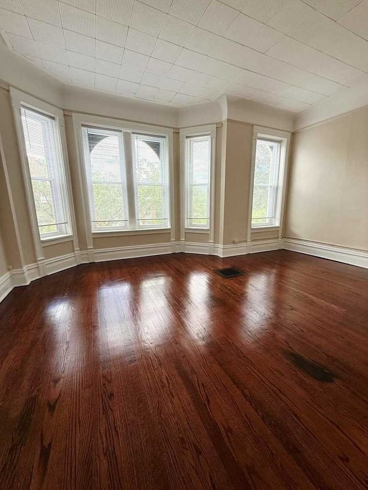 2451 W Jackson Blvd - Photo 7 of 10