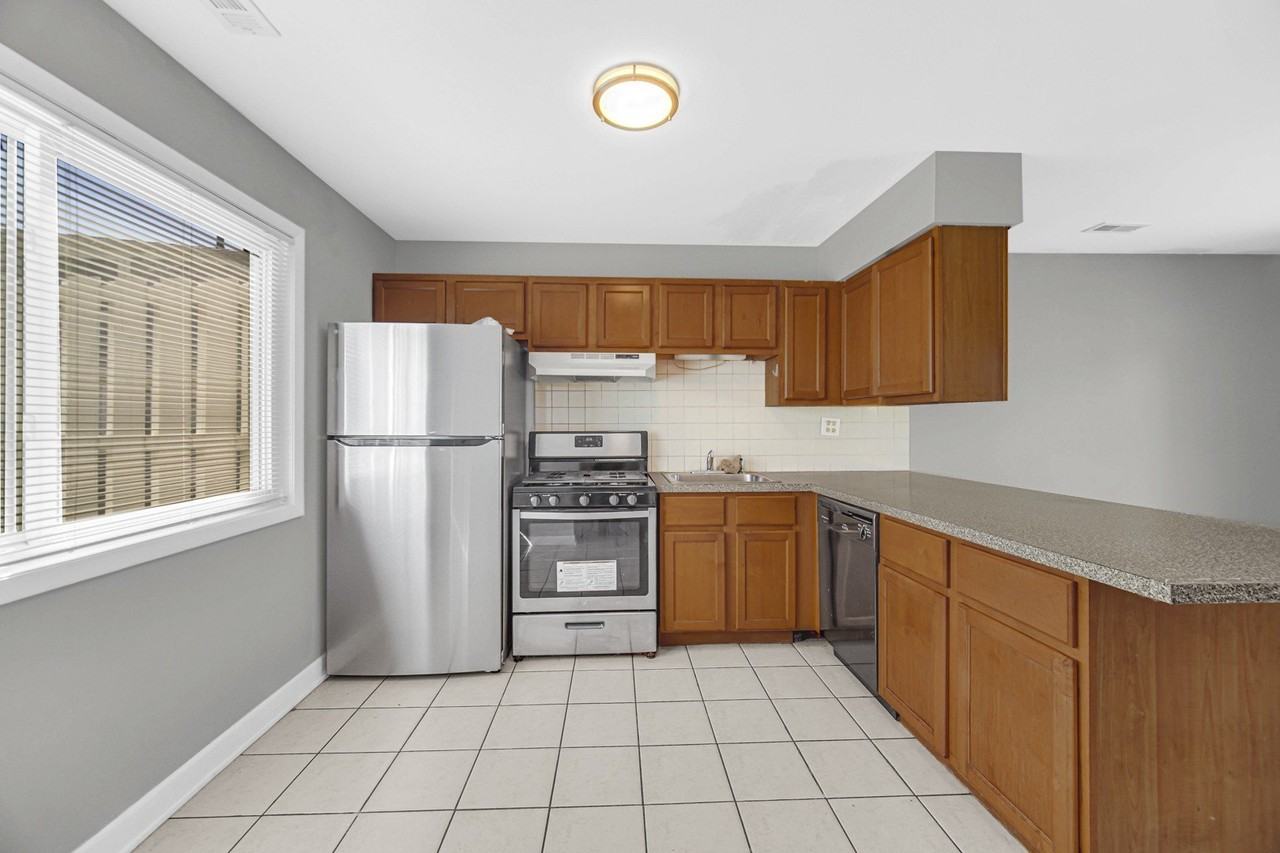 847 Oxford Pl #847 - Photo 6 of 27