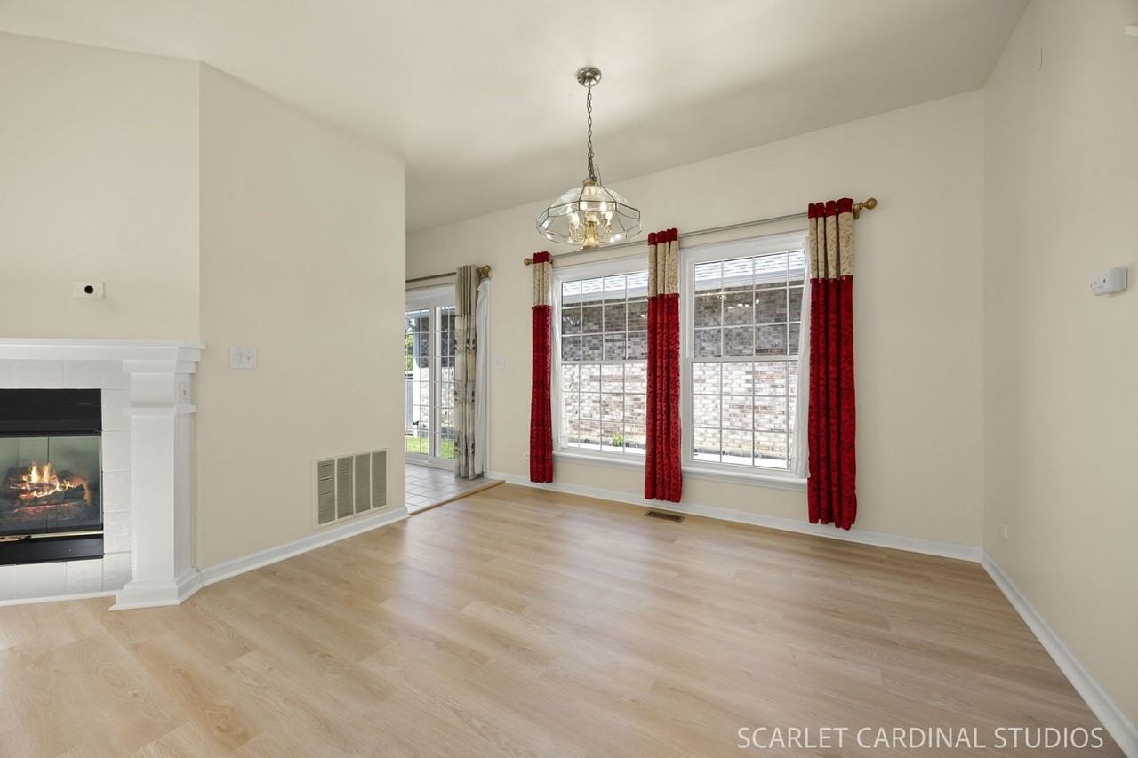 1602 Astor Ave - Photo 4 of 18