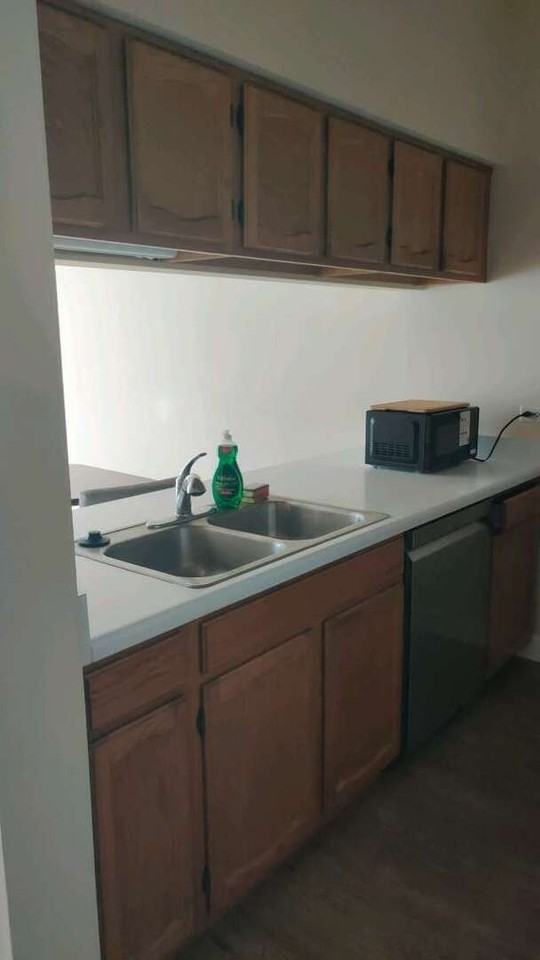 1258 Cranbrook Dr #1 - Photo 5 of 13