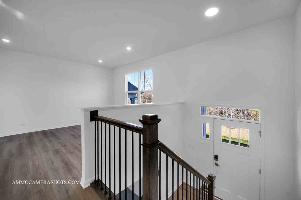 512 Wolverine Dr - Photo 2 of 15
