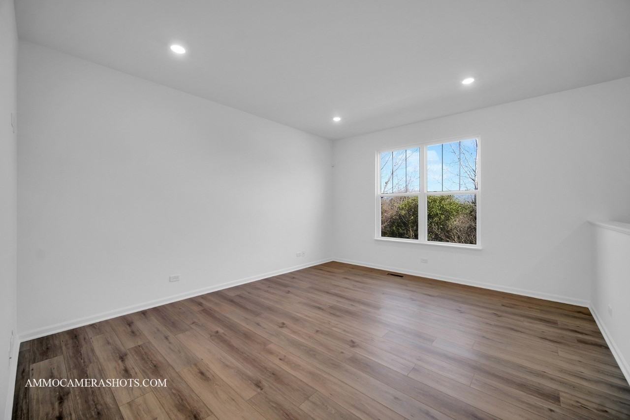 512 Wolverine Dr - Photo 3 of 15