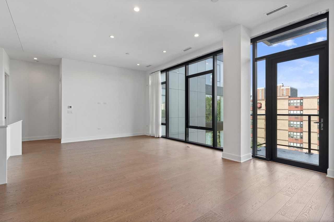 6 N Bishop St #406 - Photo 6 of 35