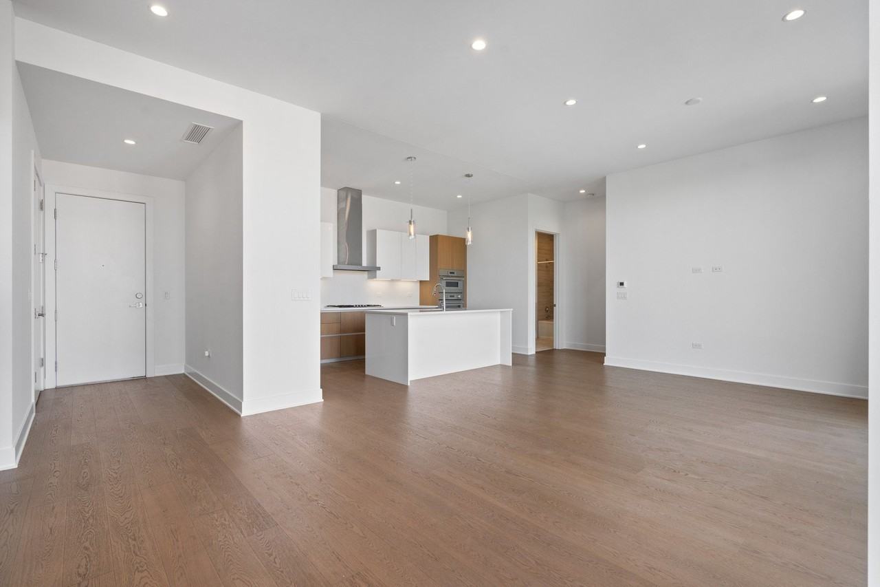 6 N Bishop St #406 - Photo 7 of 35