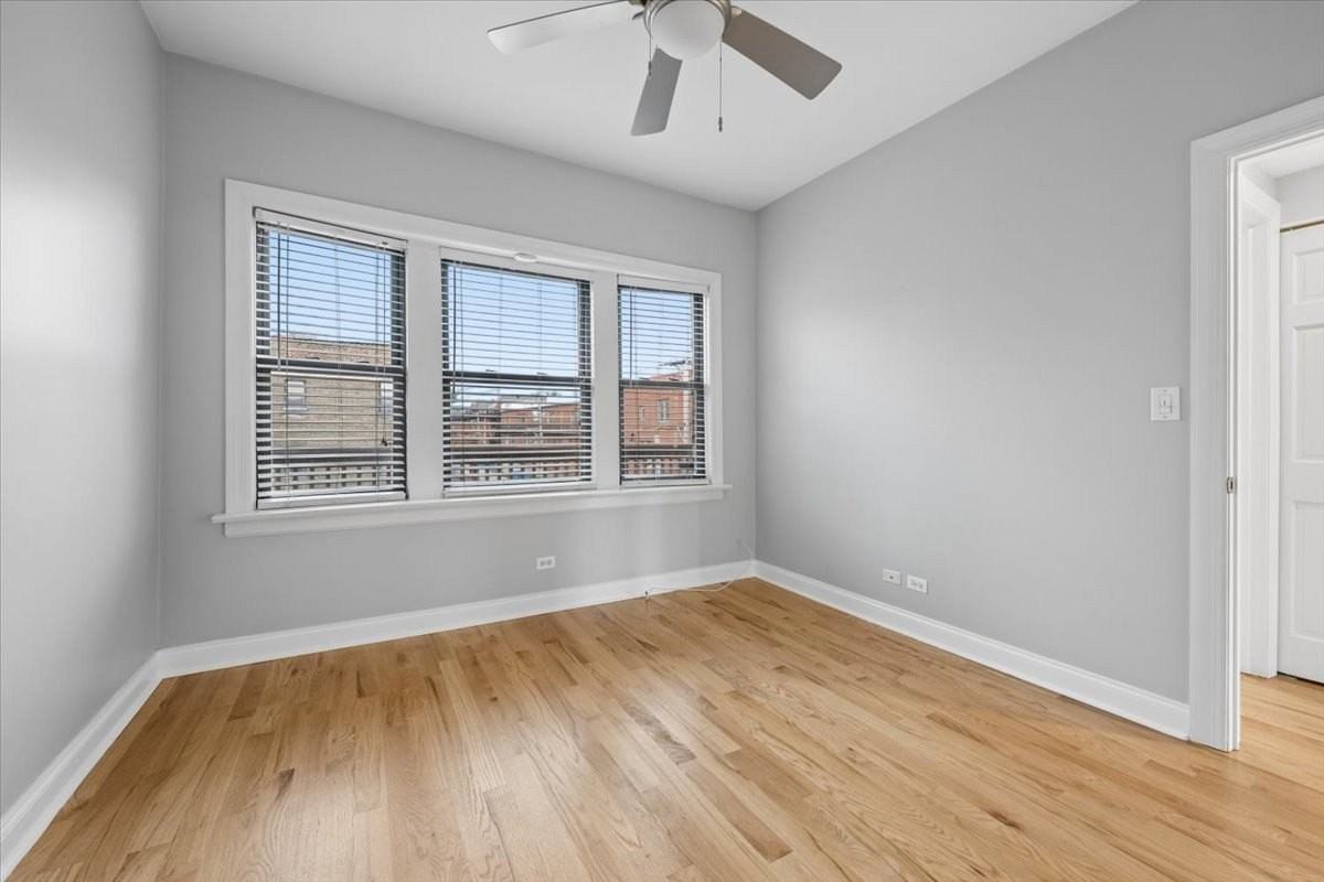 1340 W Irving Park Rd #3 - Photo 5 of 11
