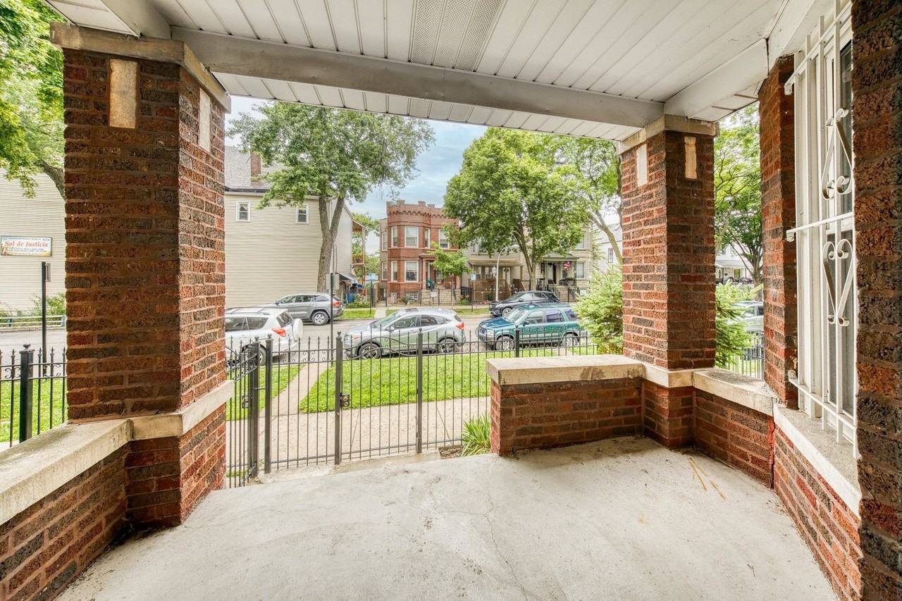 1648 N Saint Louis Ave #2 - Photo 2 of 41
