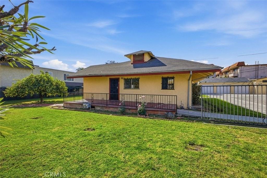 209 N Monterey St - Photo 4 of 16