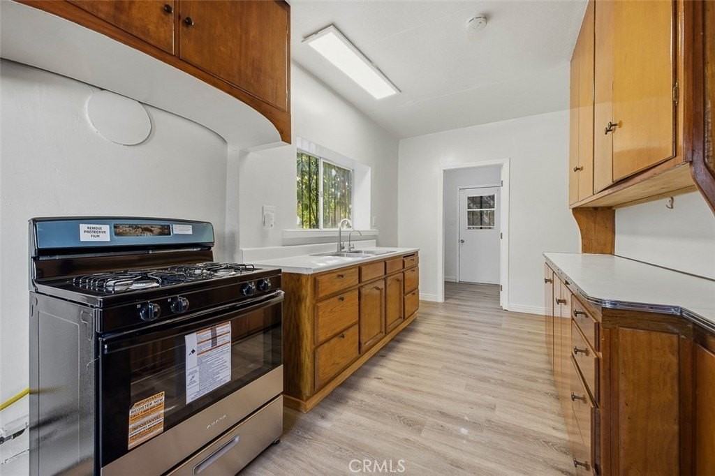 209 N Monterey 1/2 - Photo 6 of 19