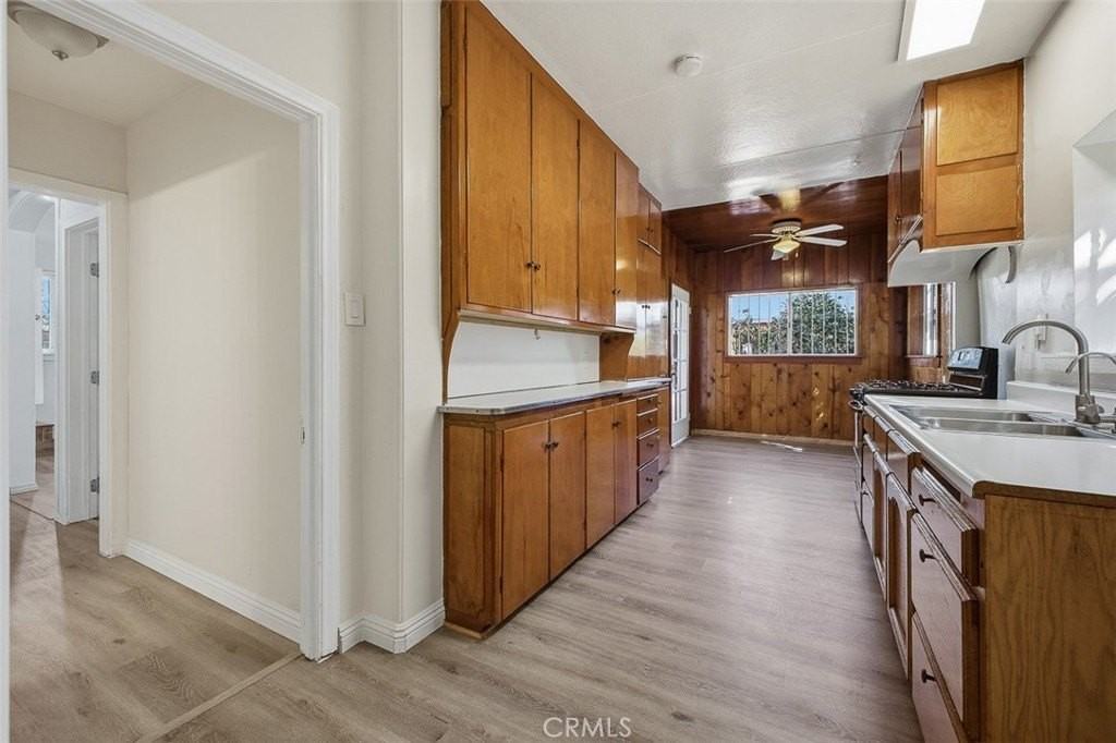 209 N Monterey 1/2 - Photo 7 of 19