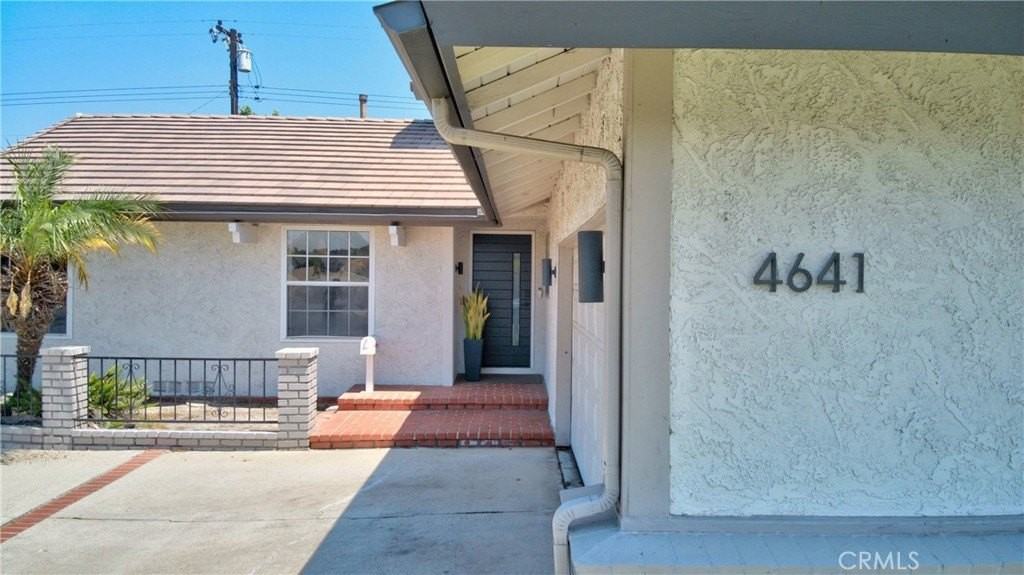 4641 Newman Ave - Photo 6 of 50