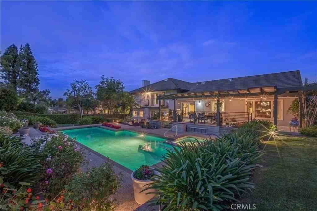 757 Quail Valley Ln - Photo 2 of 49