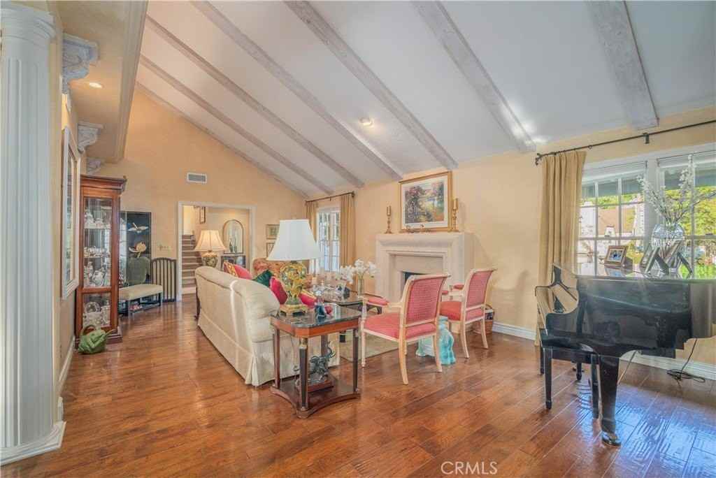 757 Quail Valley Ln - Photo 3 of 49