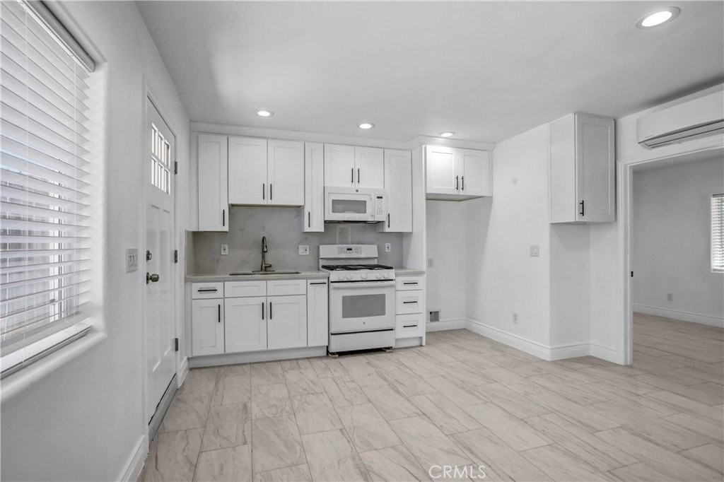 857 S Idyllwild Ave #2 - Photo 3 of 16