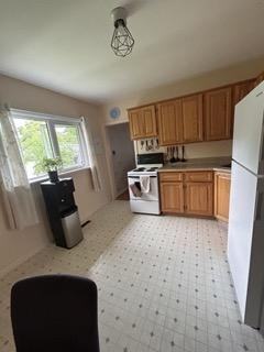 1445 Grey St - Photo 6 of 10