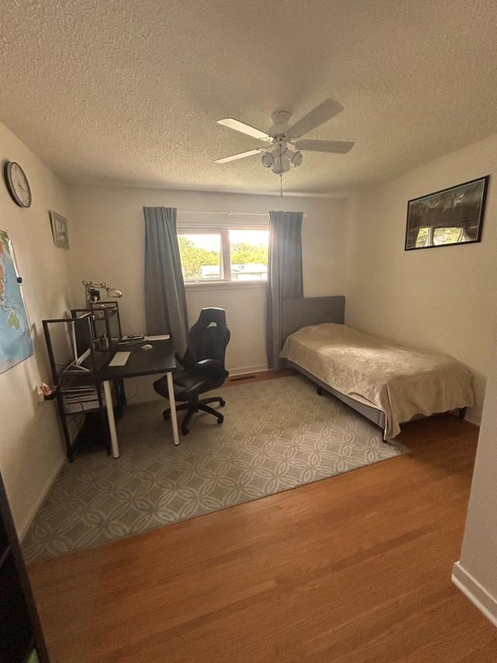 1445 Grey St - Photo 7 of 10