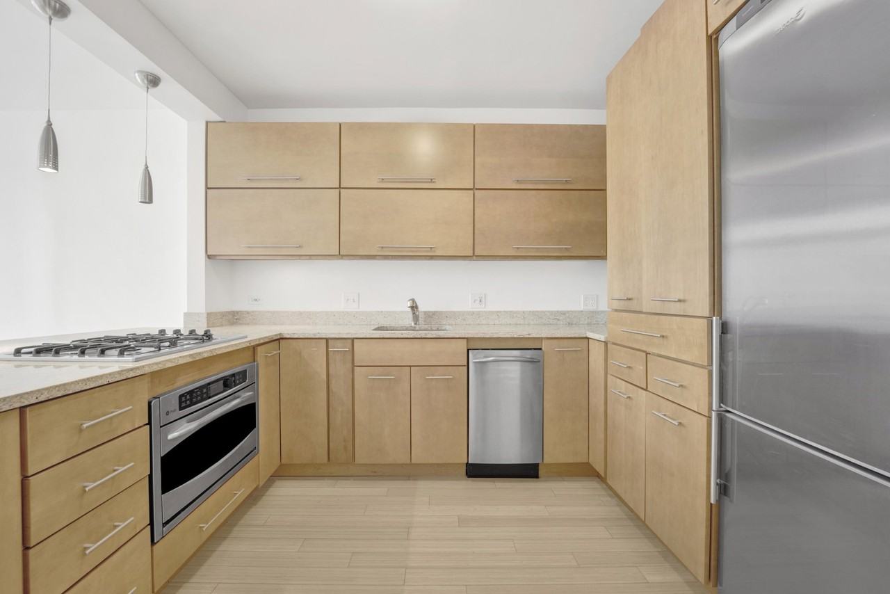 600 N Dearborn St #603 - Photo 4 of 8