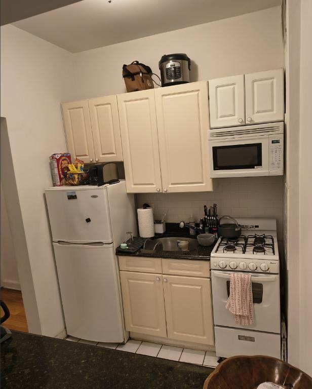 172 E 91st St - Photo 5 of 6