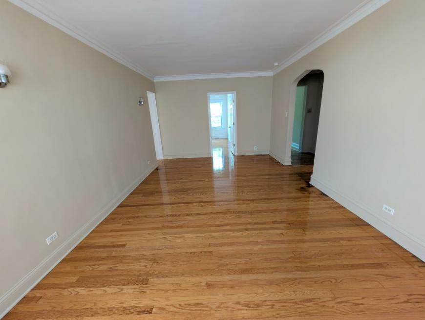 6707 N Greenview Ave - Photo 2 of 10