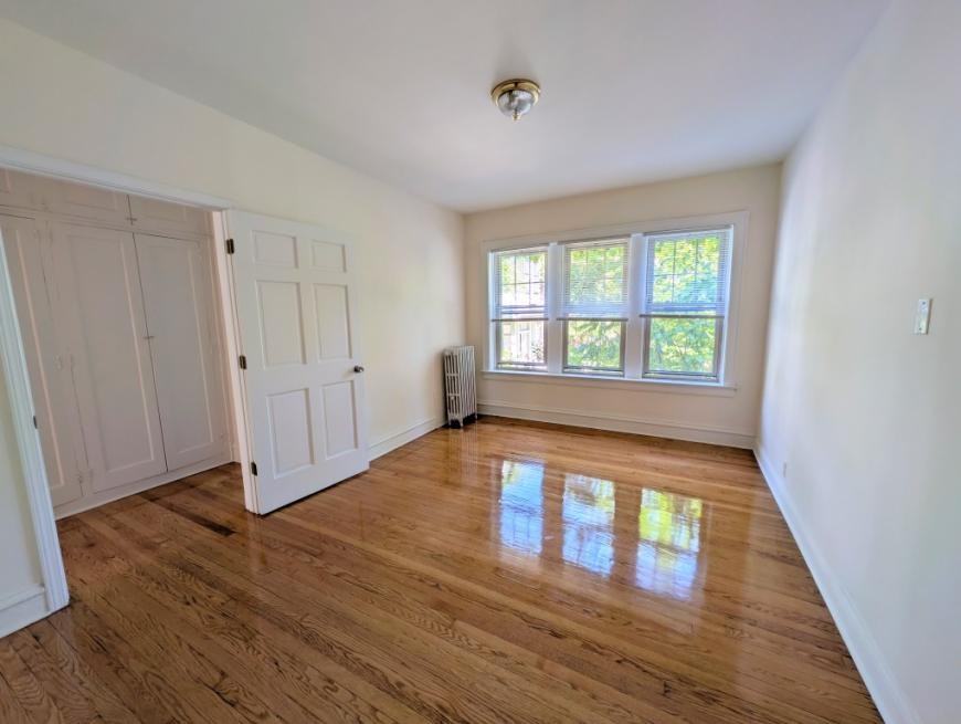 6707 N Greenview Ave - Photo 5 of 10