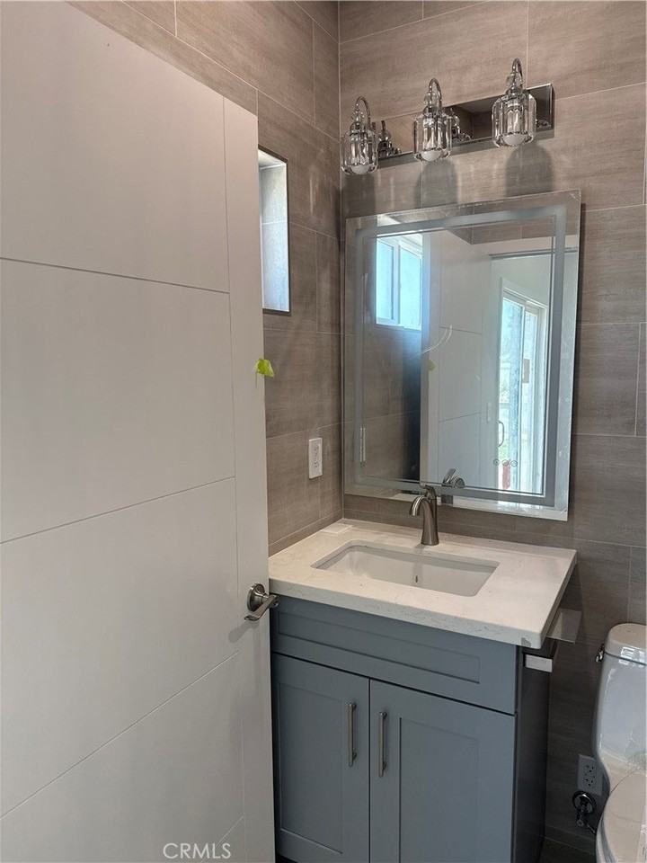10422 Orchid Cir - Photo 6 of 16