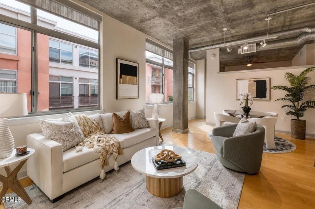 840 E Green St #309 - Photo 3 of 30