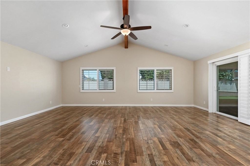 11792 Winton St - Photo 4 of 30