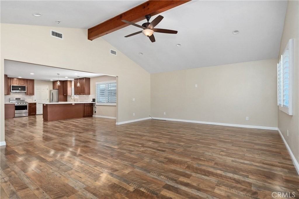 11792 Winton St - Photo 5 of 30