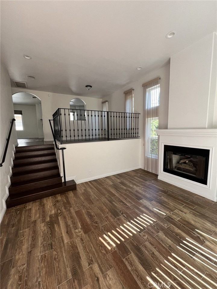 15750 Devonshire St - Photo 2 of 20