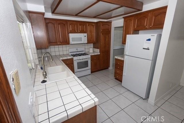 21659 Spice Ct - Photo 7 of 35