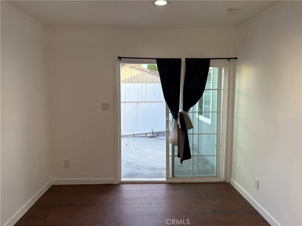 7501 Corbin 1/2 - Photo 5 of 22